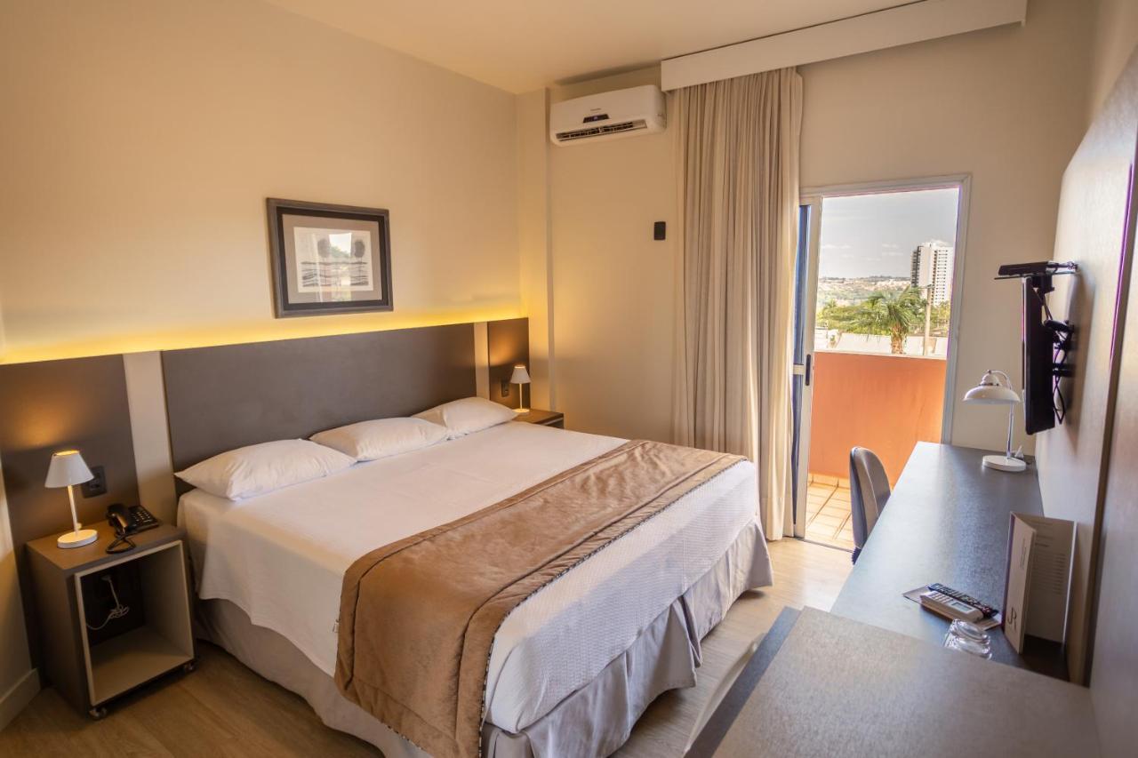 Jr Hotel Marilia Bagian luar foto