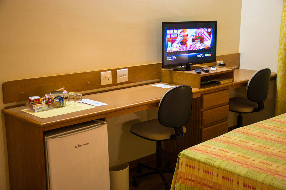Jr Hotel Marilia Bagian luar foto